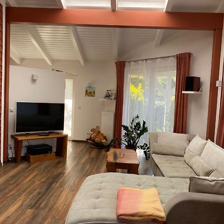Moderne Ferienwohnung Mit Kamin U Garten Im Eg 100Qm Naehe Weser Und Golfplatz Achim Exterior foto
